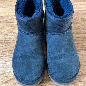 Ugg short mini blue boots size 6